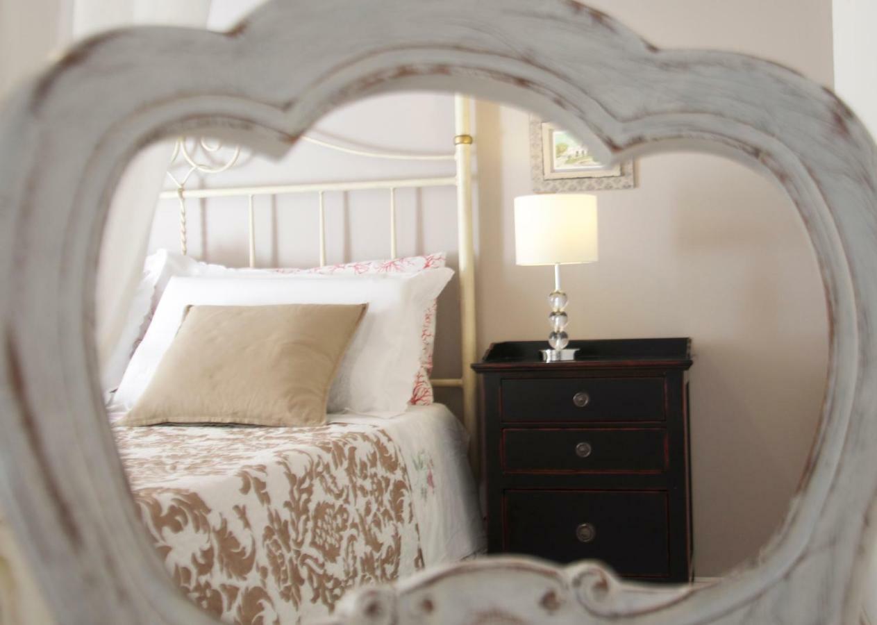 New Romantic Suite Кальярі Екстер'єр фото